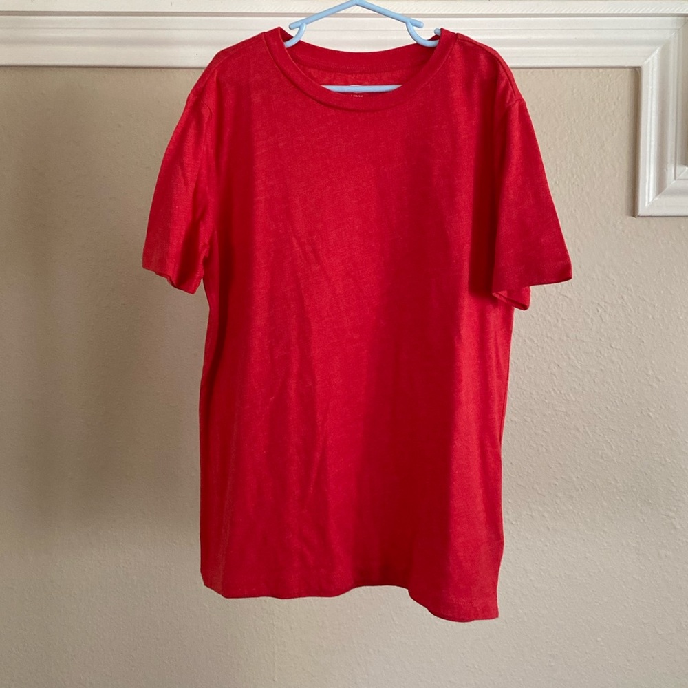Boys Old Navy Solid Red Tee